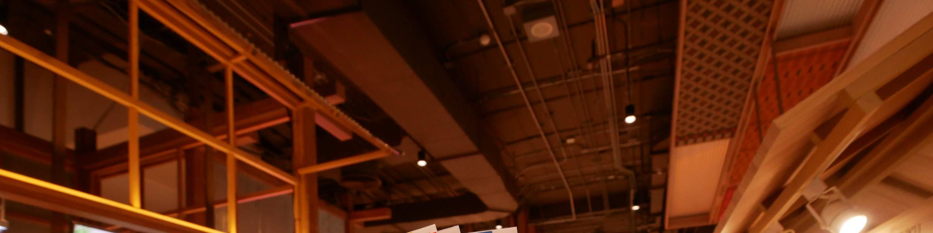 HUG THAI Street food di Tingkat 1 di Central World