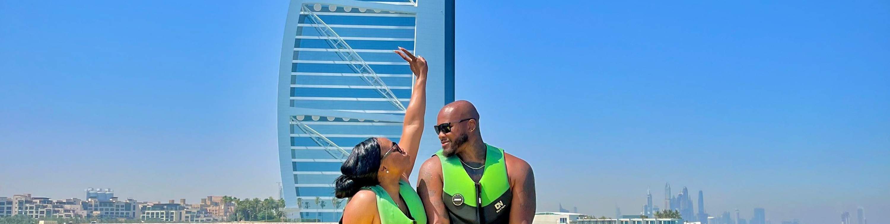 乘坐Jetcar，欣賞阿拉伯塔美景，並享用免費咖啡