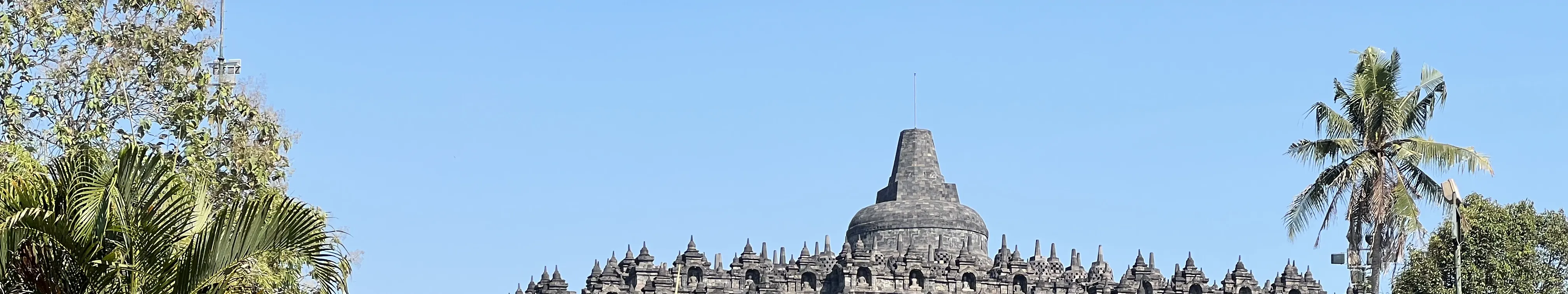 婆罗浮屠寺 Punthuk Setumbu 日出，搭乘默拉皮吉普车