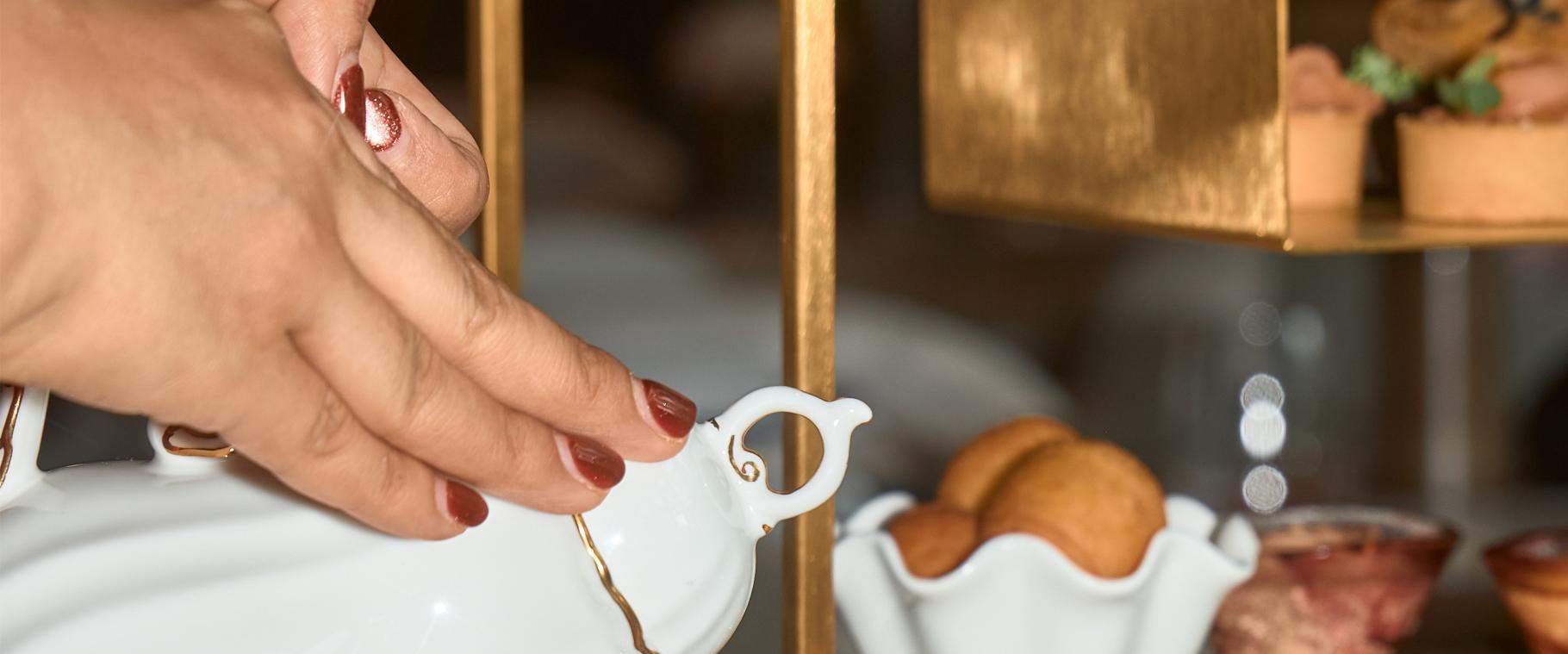 Service à thé de l'après-midi à Ms.Jigger au Kimpton Maa-Lai Bangkok