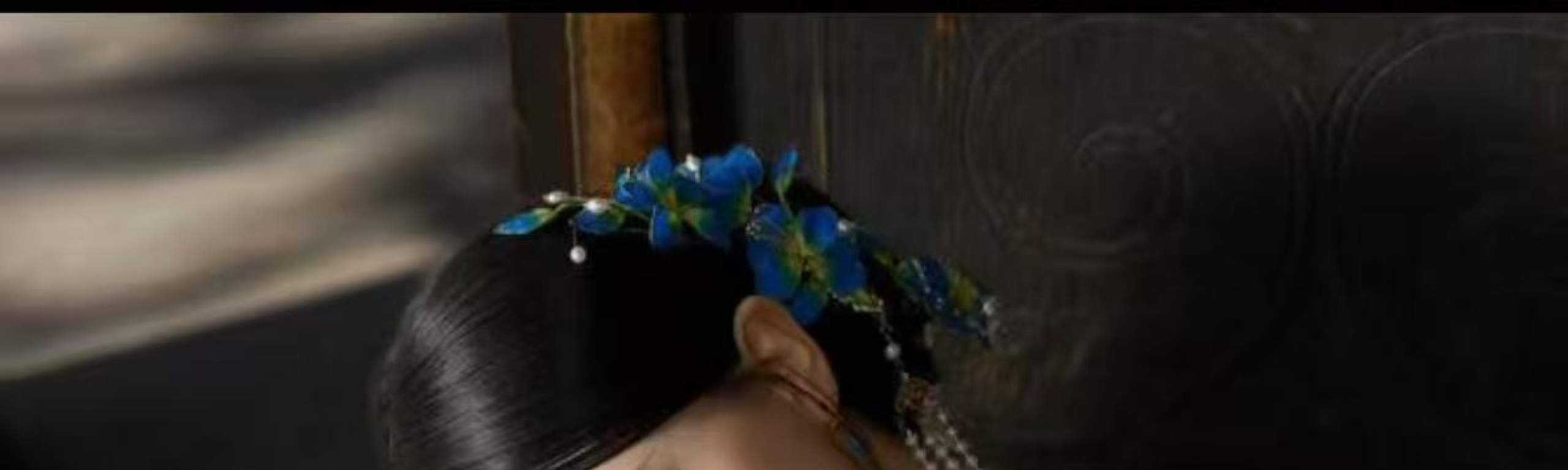 Permítete encontrar otra versión elegante de ti mismo en un escenario, con la protección de un equipo profesional.