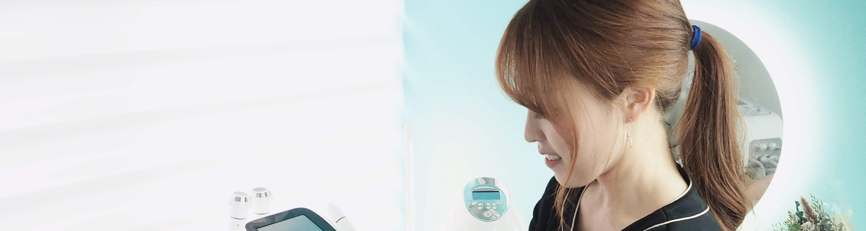 ตั้งแต่การลดน้ำหนัก ไปจนถึงการฟื้นฟูหลังผ่าตัด เรามีทรีทเมนท์ความงามให้เลือกสรรอย่างครบครันในที่เดียว → ครอบคลุมตั้งแต่การผ่อนคลายความเหนื่อยล้า การดูแลบ่าและลำคอ การลดบวม การเผาผลาญไขมันในช่องท้อง และการฟื้นฟูผิว จึงเป็นที่นิยมอย่างมาก