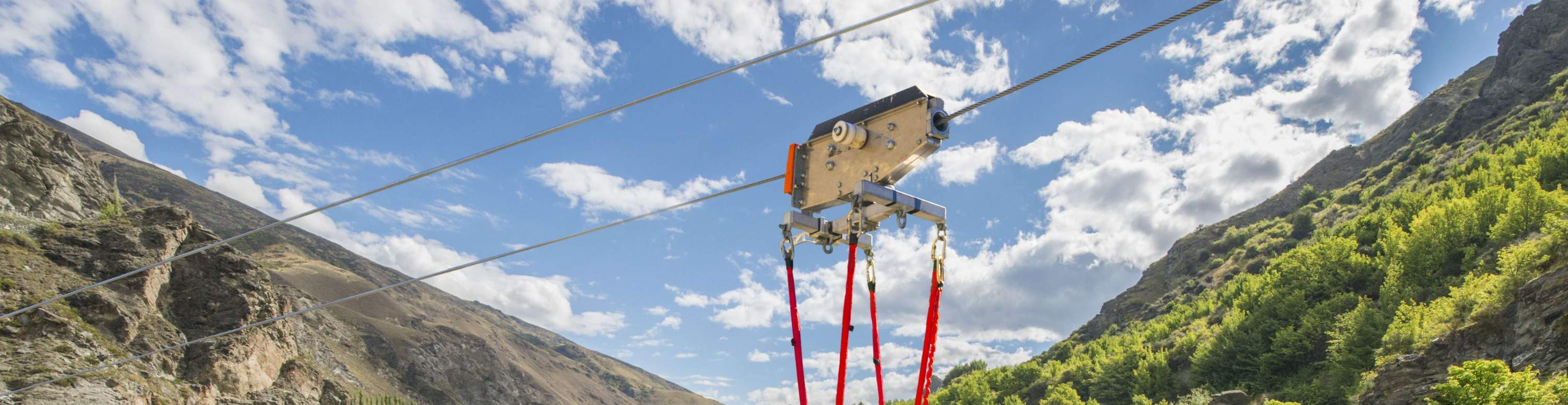mujer disfrutando de kawarau zipride