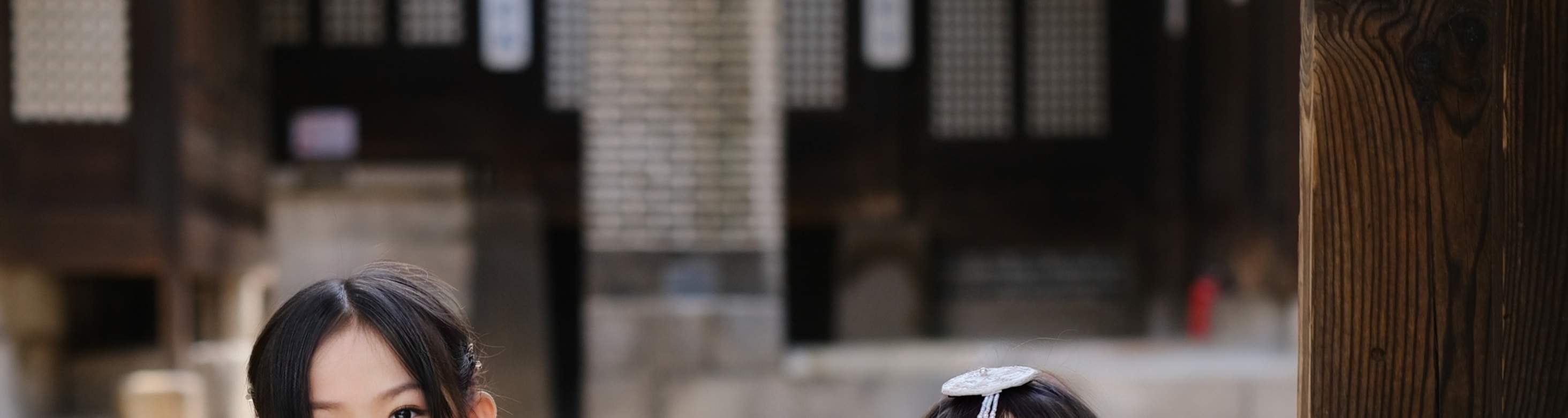 我们的儿童韩服系列从1岁婴儿的尺码开始。如需儿童韩服，请选择“奢华韩服”类别。