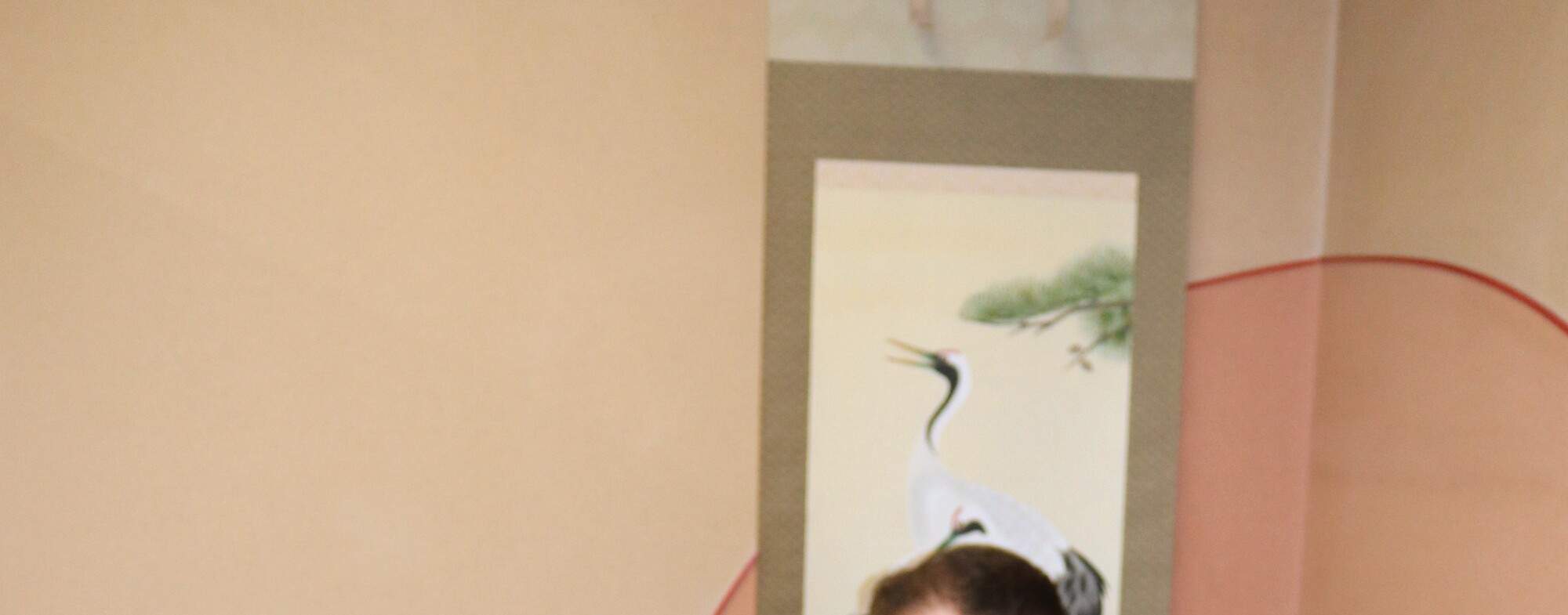 Learn Zen in a class of making Matcha Tand writing brushes in kimono