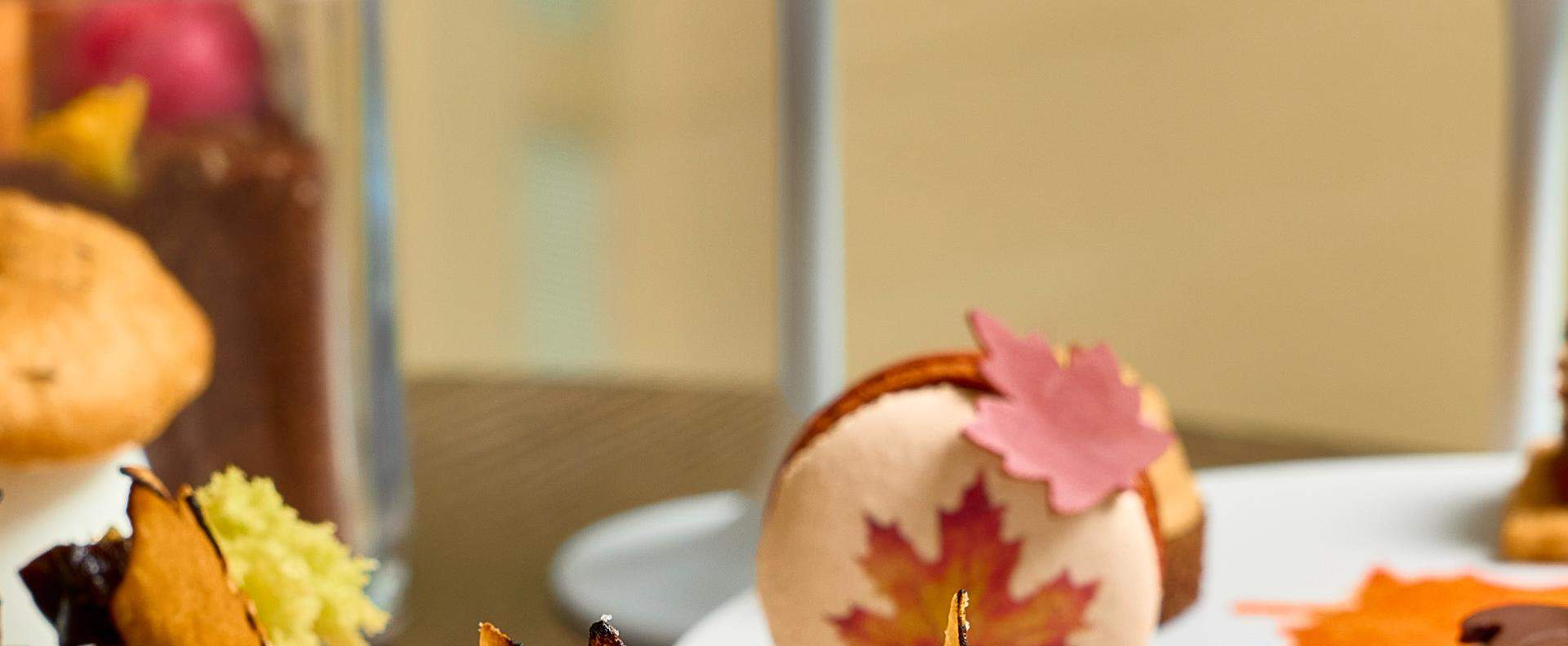 방콕 피콕 앨리 애프터눈 티 세트 by Waldorf Astoria