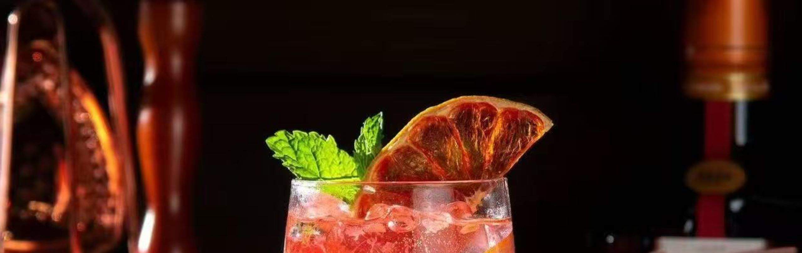 Если вы не переносите алкоголь, безалкогольные напитки и свежевыжатые соки также изысканны, и каждый стакан имеет прекрасный внешний вид и вкус.