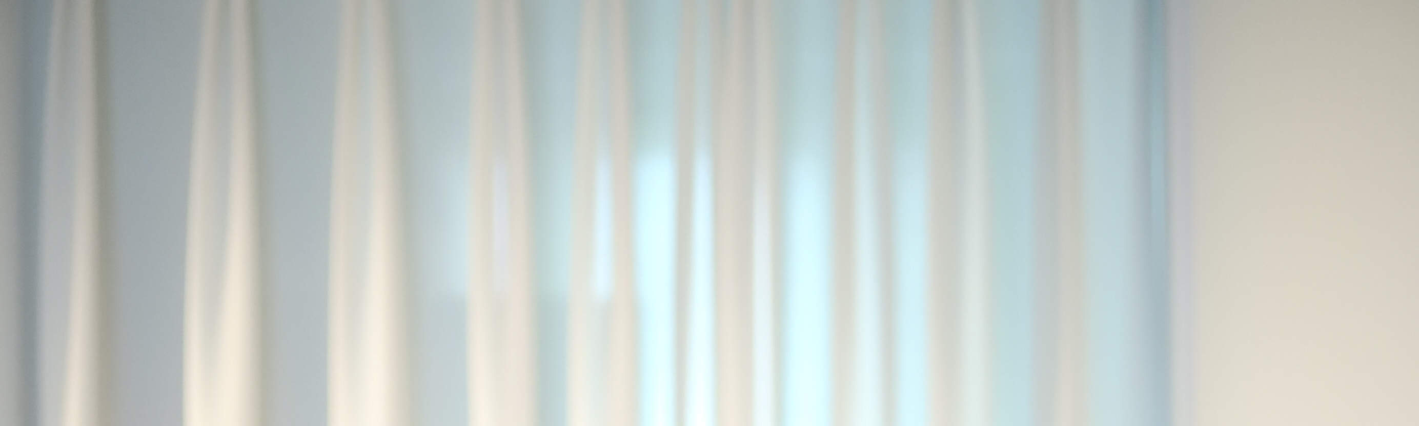 一位拥有16年研发经验的护肤专家，用温暖而关怀的双手欢迎您的到来。