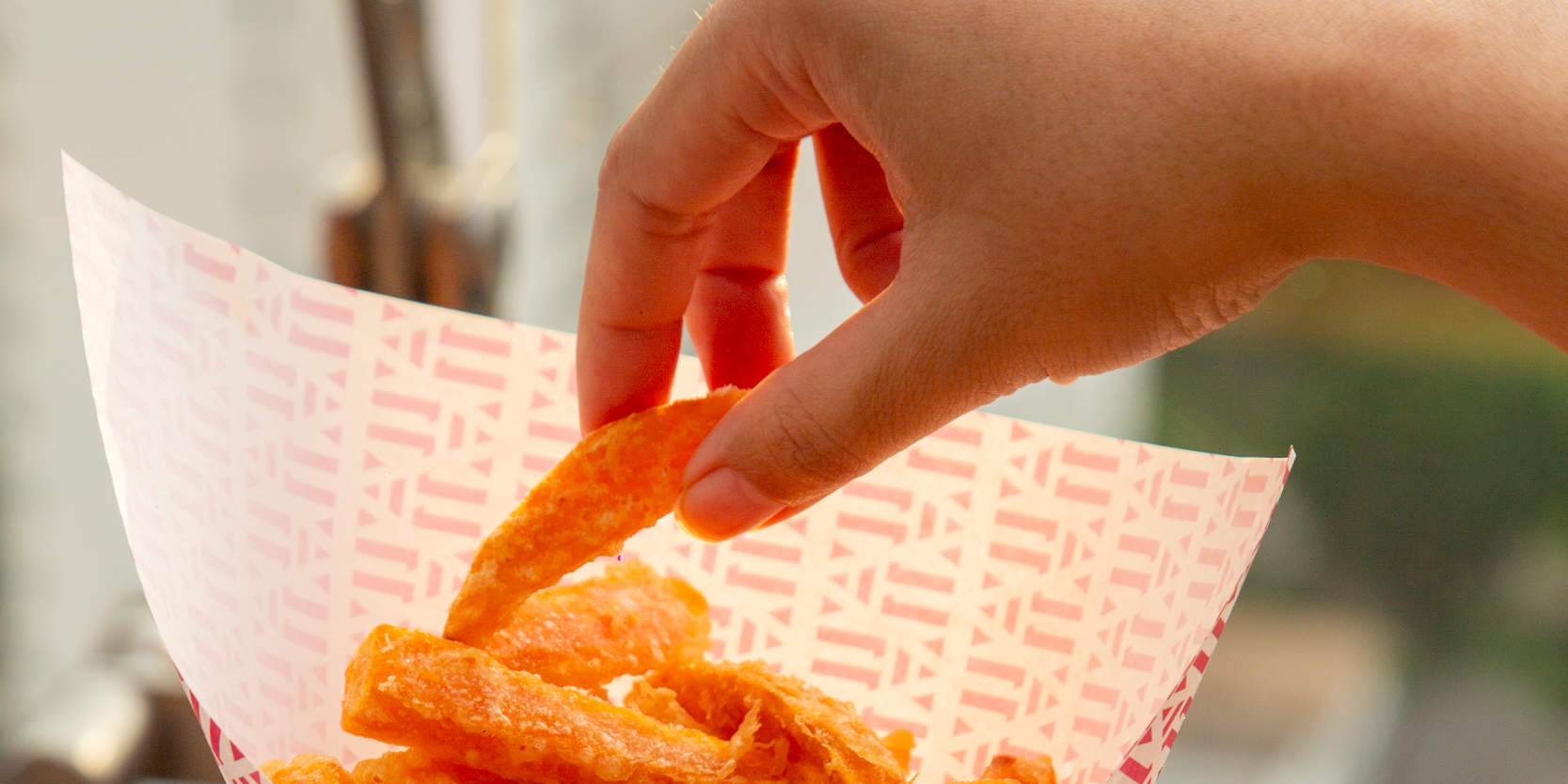 อะโบฟ อีเลฟเว่น รูฟท็อป บาร์ แอนด์ เรสเตอรองท์