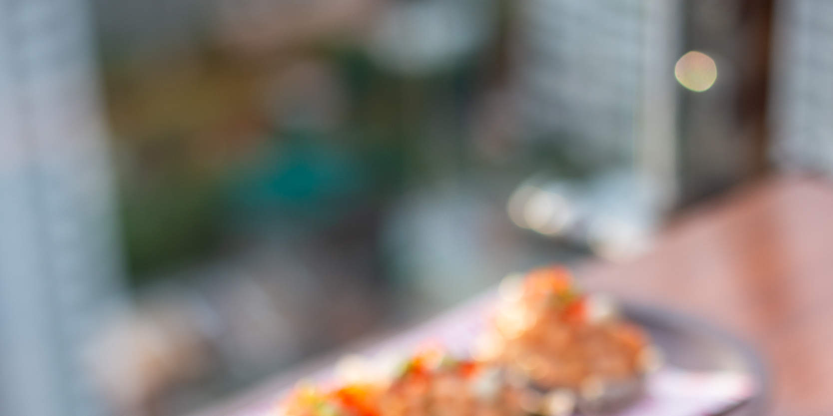 อะโบฟ อีเลฟเว่น รูฟท็อป บาร์ แอนด์ เรสเตอรองท์