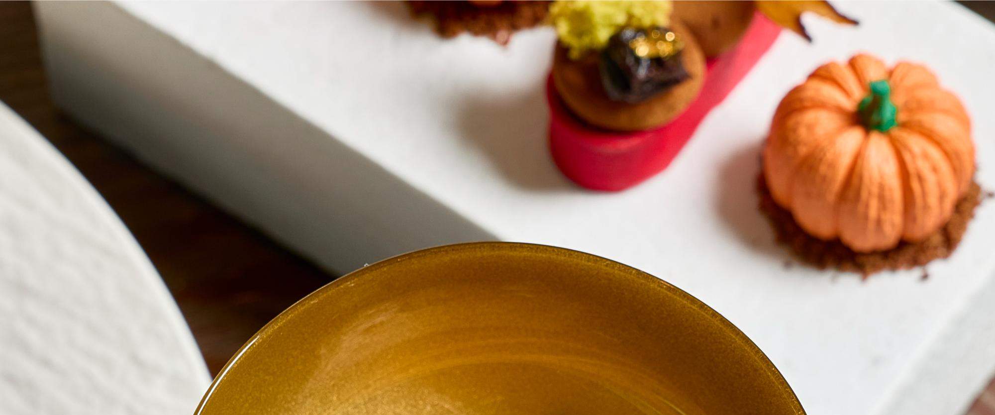 방콕 피콕 앨리 애프터눈 티 세트 by Waldorf Astoria