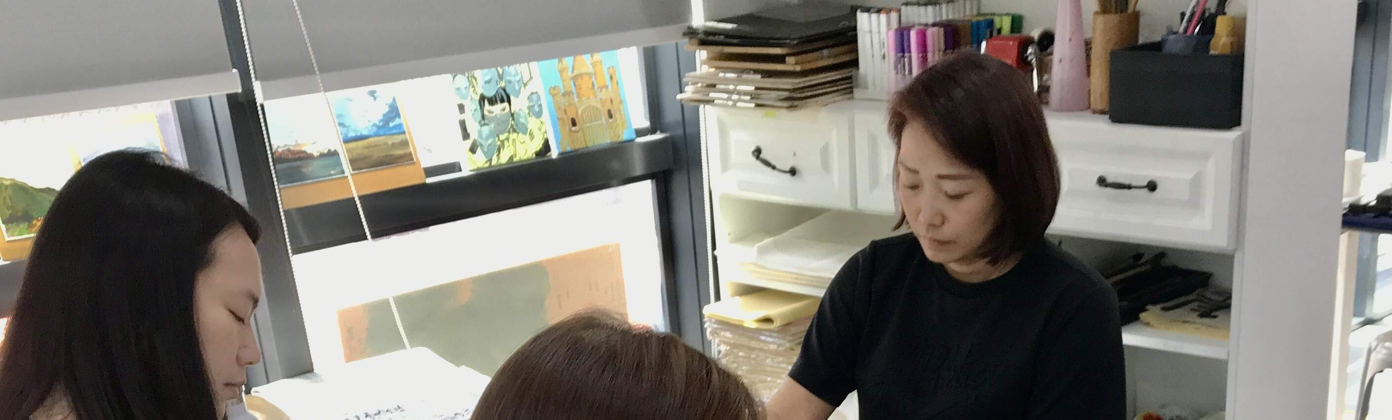 沉浸在墨与笔的艺术中，尽情放松身心、挥洒创意