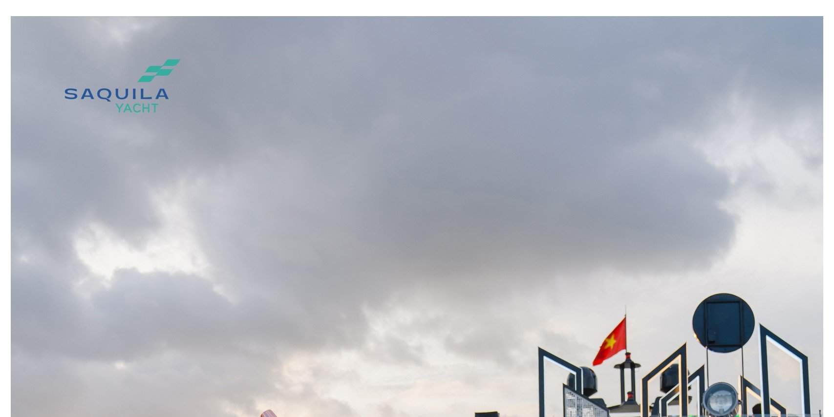 Trải nghiệm bữa tối ngắm hoàng hôn trên Vịnh Hạ Long bằng du thuyền Saquila