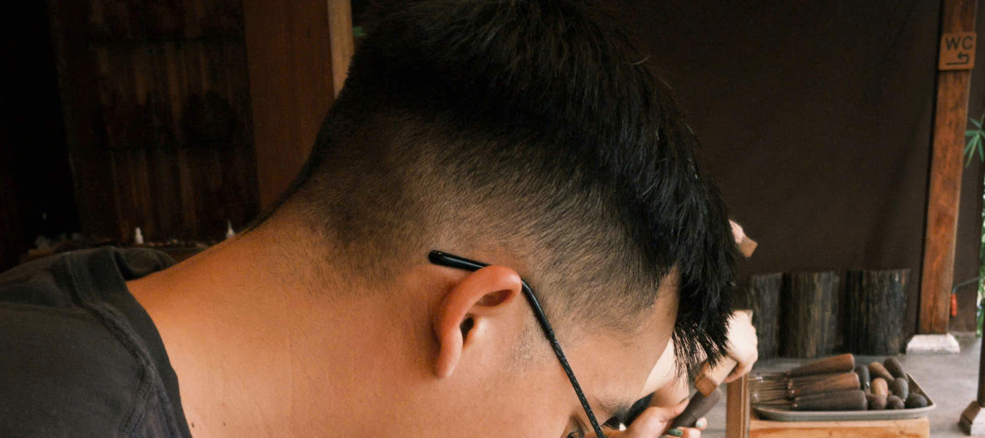 Erschaffen Sie Ihre Kunst: Holzschnitzkurs mit Hoi An Meisterkünstler