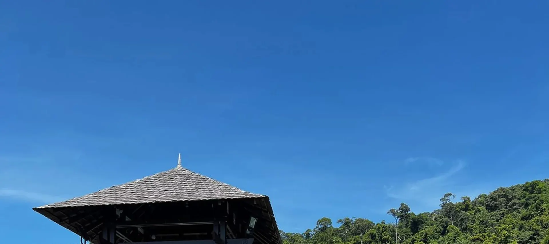 加入哥打京那巴鲁志同道合的冒险家社区，一起潜水可以培养新的友谊和分享经验