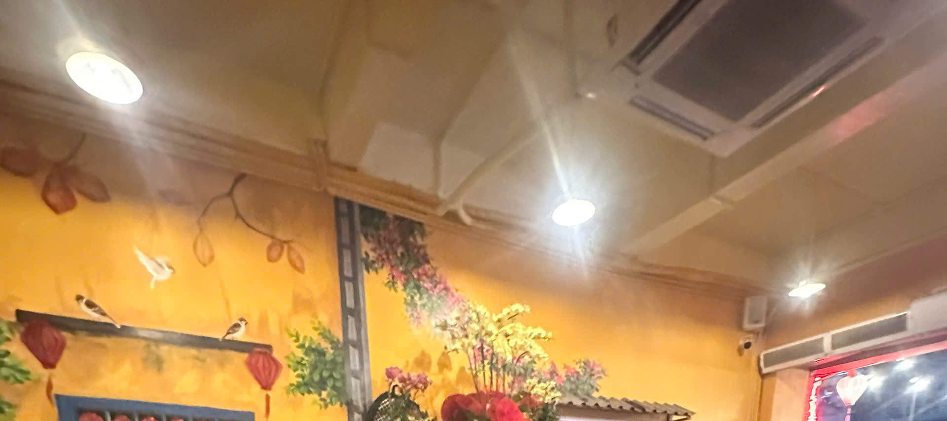 Nikmati Masakan Vietnam Asli di Restoran Com 1990