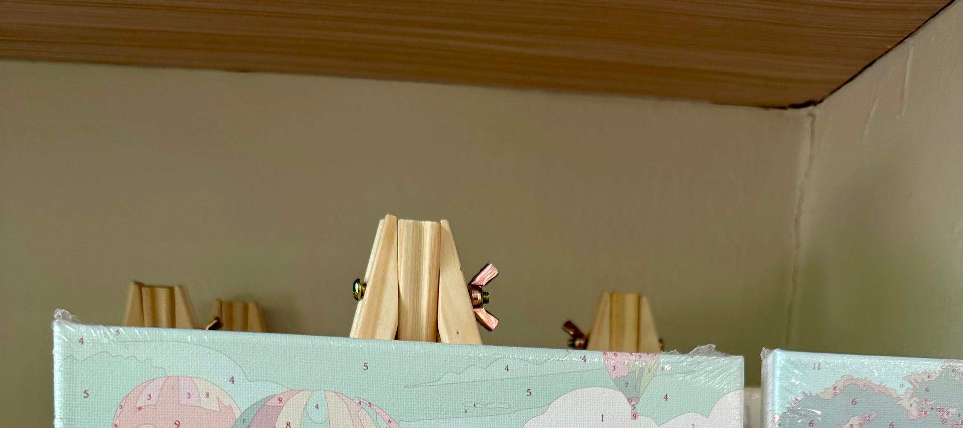 You can pick the theme.