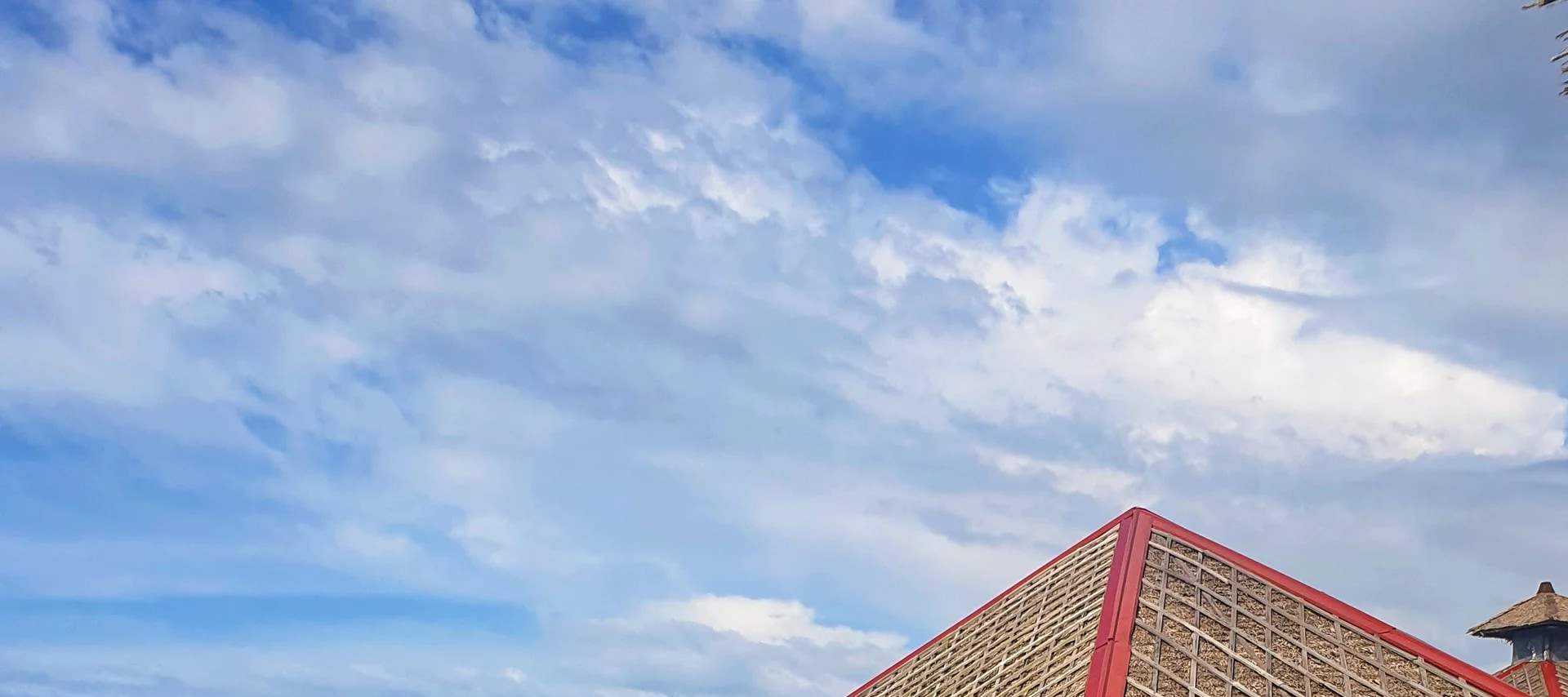 Окунитесь в объятия природы с нашей частной понтонной площадкой в Кота-Кинабалу, предлагающей захватывающие впечатления в самом сердце морской красоты.