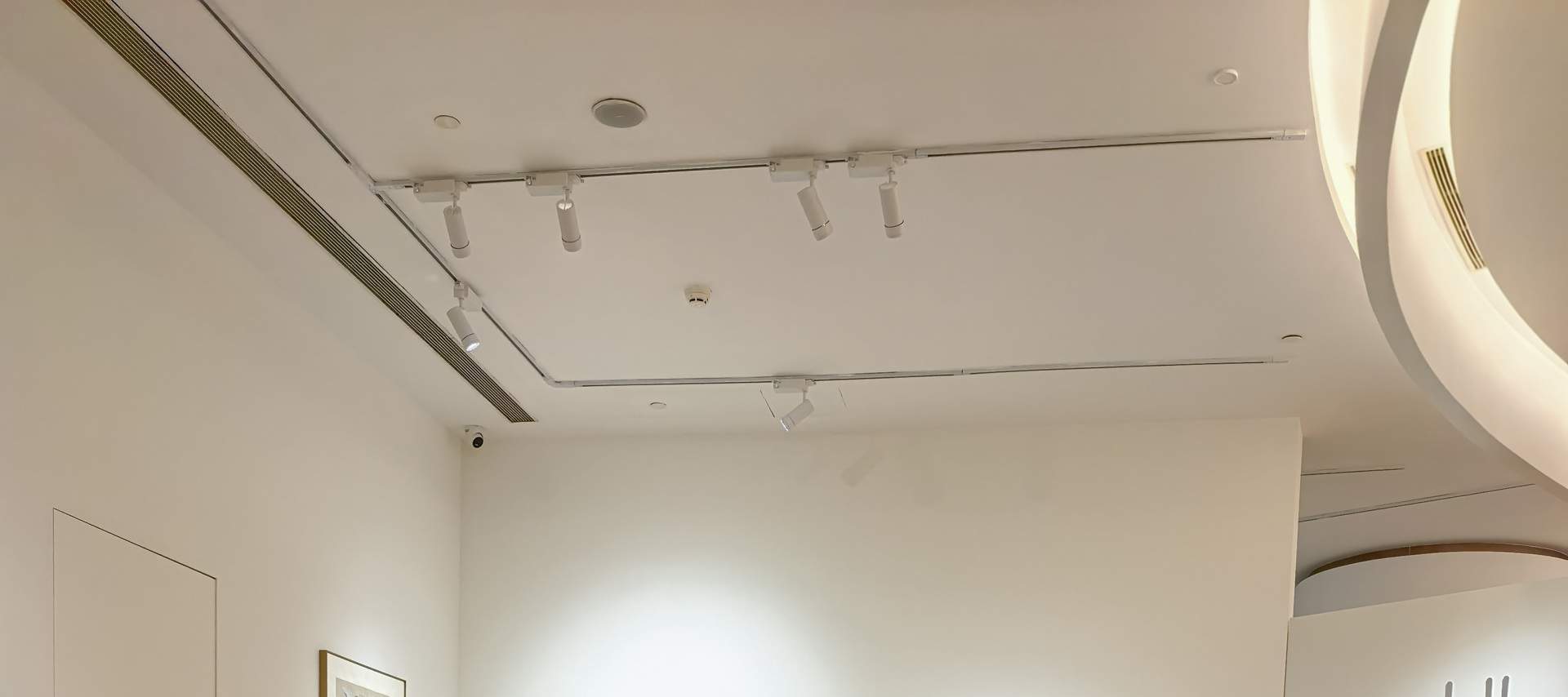 Tại đây, những người bạn trà có thể quây quần thưởng trà, trò chuyện về cuộc sống, tận hưởng khoảng thời gian giao lưu riêng tư và đầy phong cách.