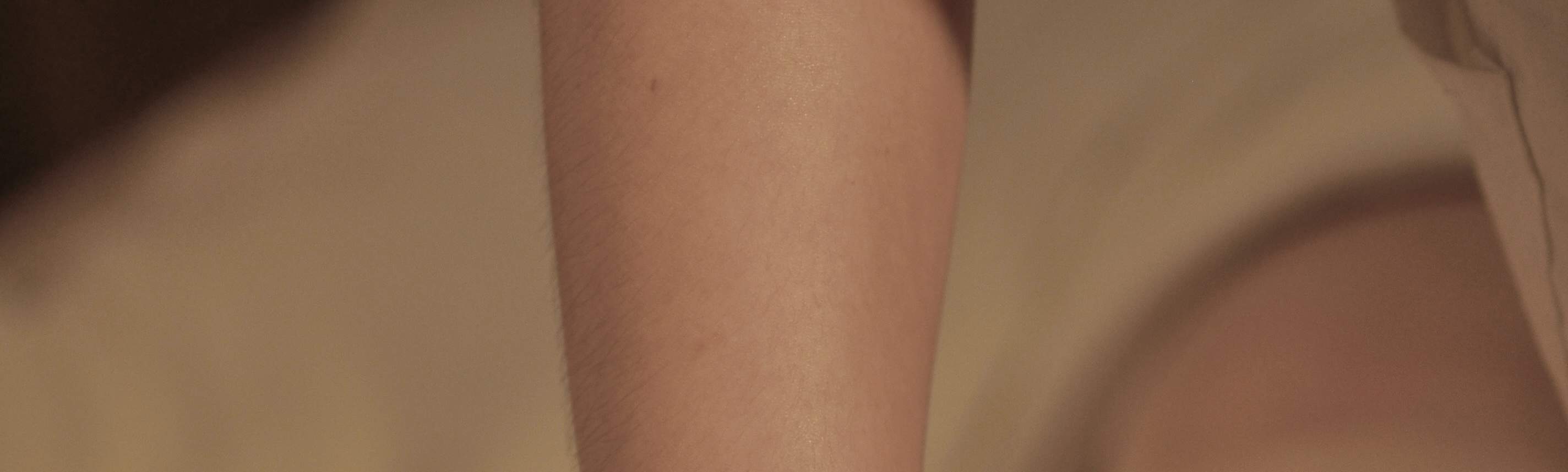 Notre massage aux pierres chaudes de 75 minutes combine des techniques expertes à l'huile d'herbes pour soulager les tensions musculaires. Cette thérapie traditionnelle offre une relaxation profonde et un rajeunissement complet du corps dans notre espace 