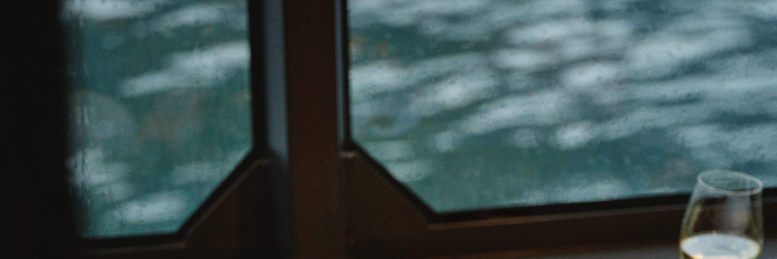 米尔福德峡湾商务舱体验 - RealNZ/Altitude Tours