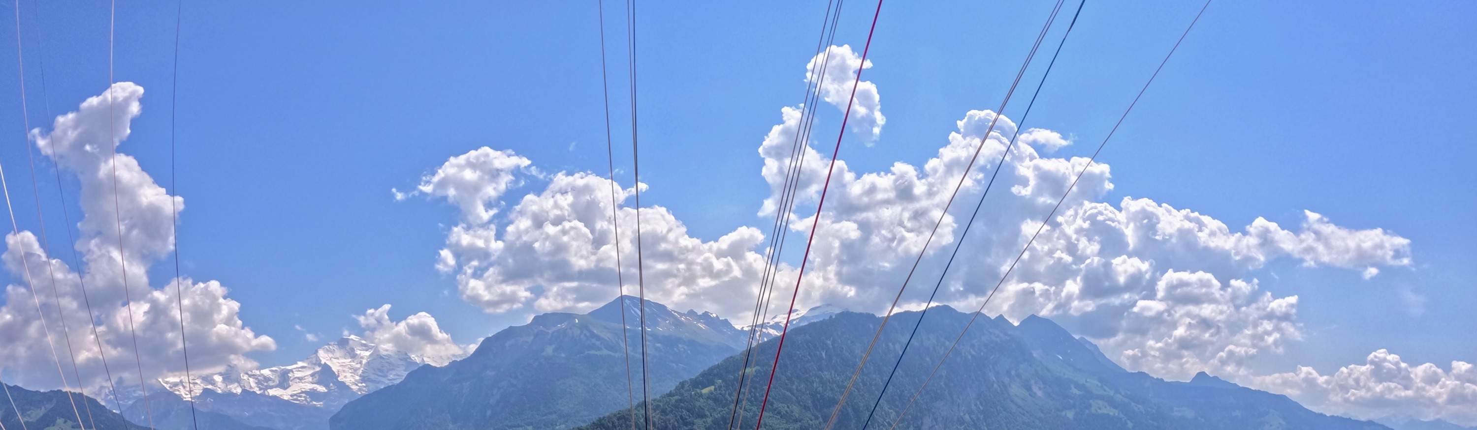 布里恩茨湖上空飞行