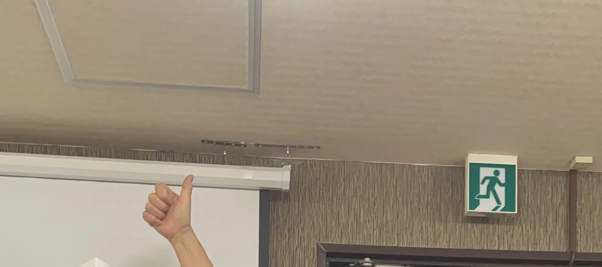 最后，以一场感人的毕业典礼带回难忘的回忆。