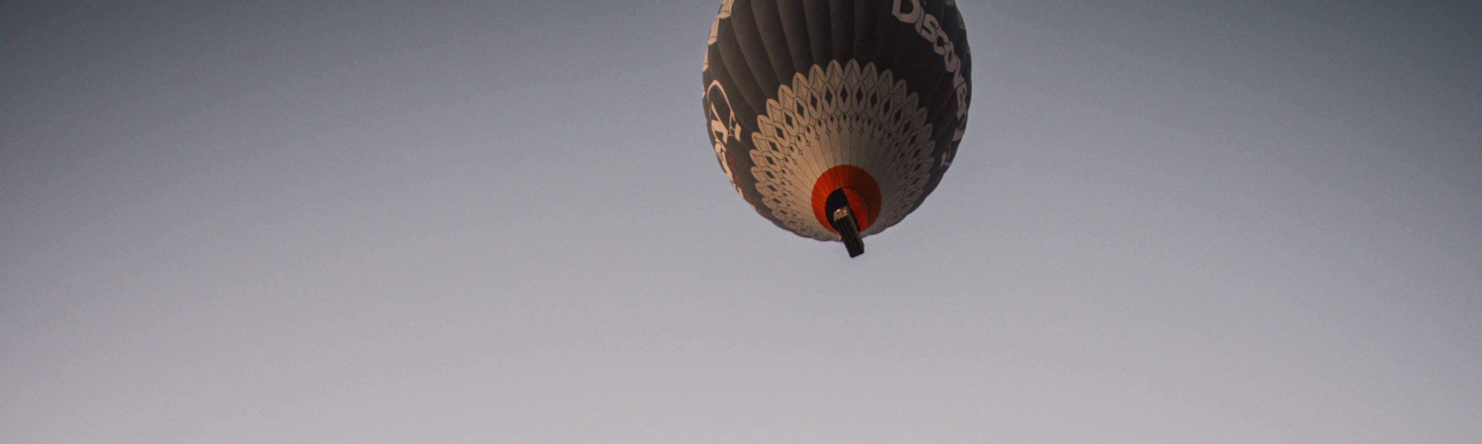 Kappadokien | Privates Fotoshooting mit fliegenden Kleidern