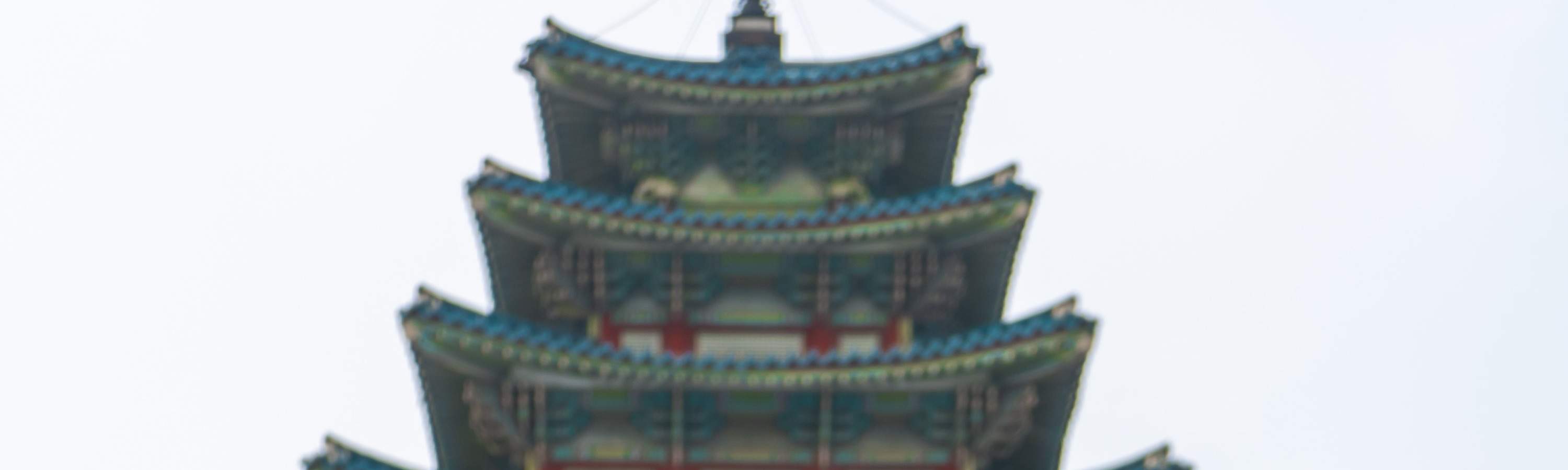 Abrazo con traje tradicional coreano personalizado