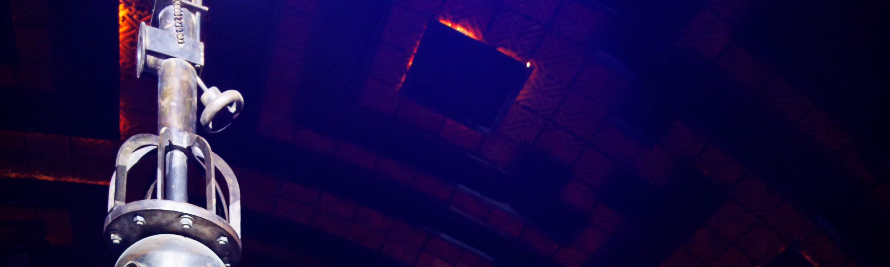 Bar de música en vivo Bangkok | Avani+ Ribera | Objetos perdidos