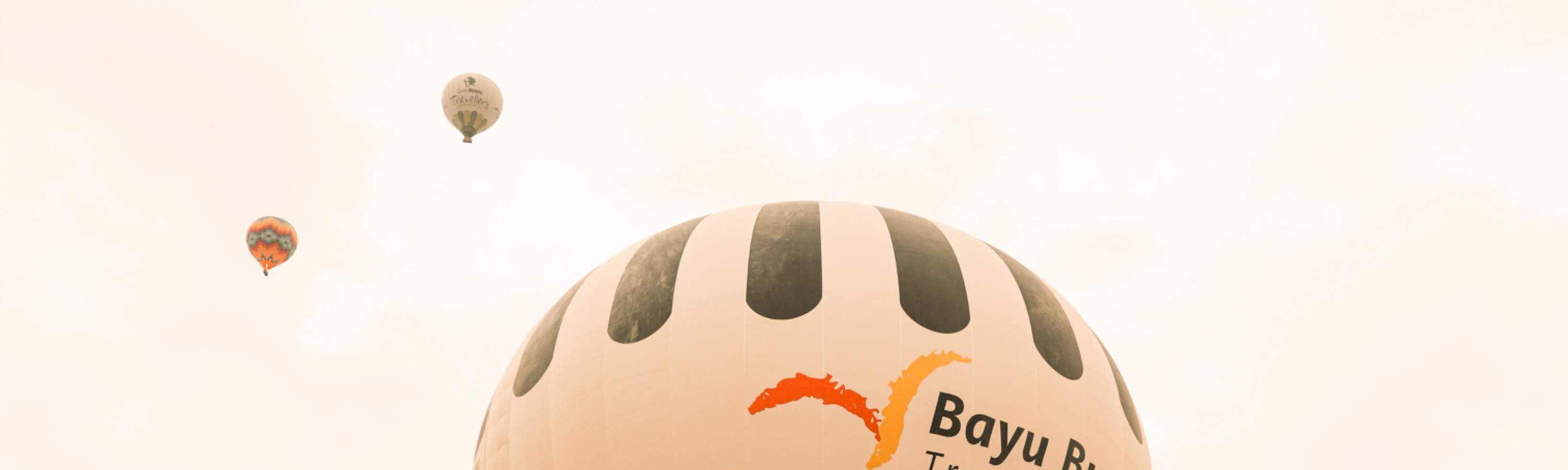 Kappadokien | Privates Fotoshooting mit fliegenden Kleidern