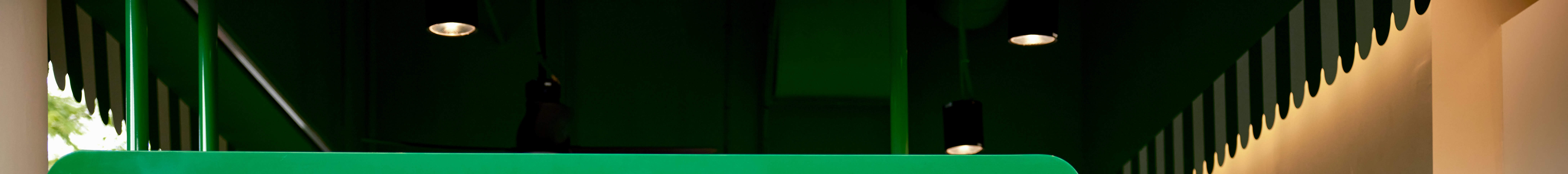 deux enfants mangeant une glace