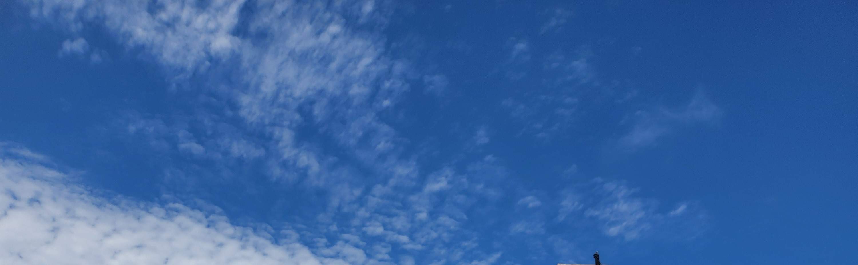 Dirigé par un capitaine local expérimenté, connaissant bien les conditions maritimes, le voyage est sûr et amusant.