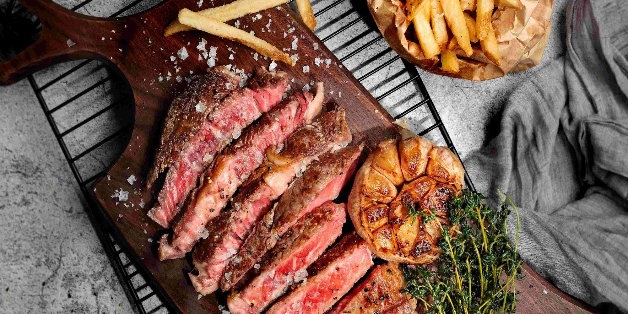 ザ・リッツ・カールトン・香港「The Lounge and Bar」 | 「La Cocina de Raul」3品コース／4品コースディナーメニュー、アフタヌーンティー