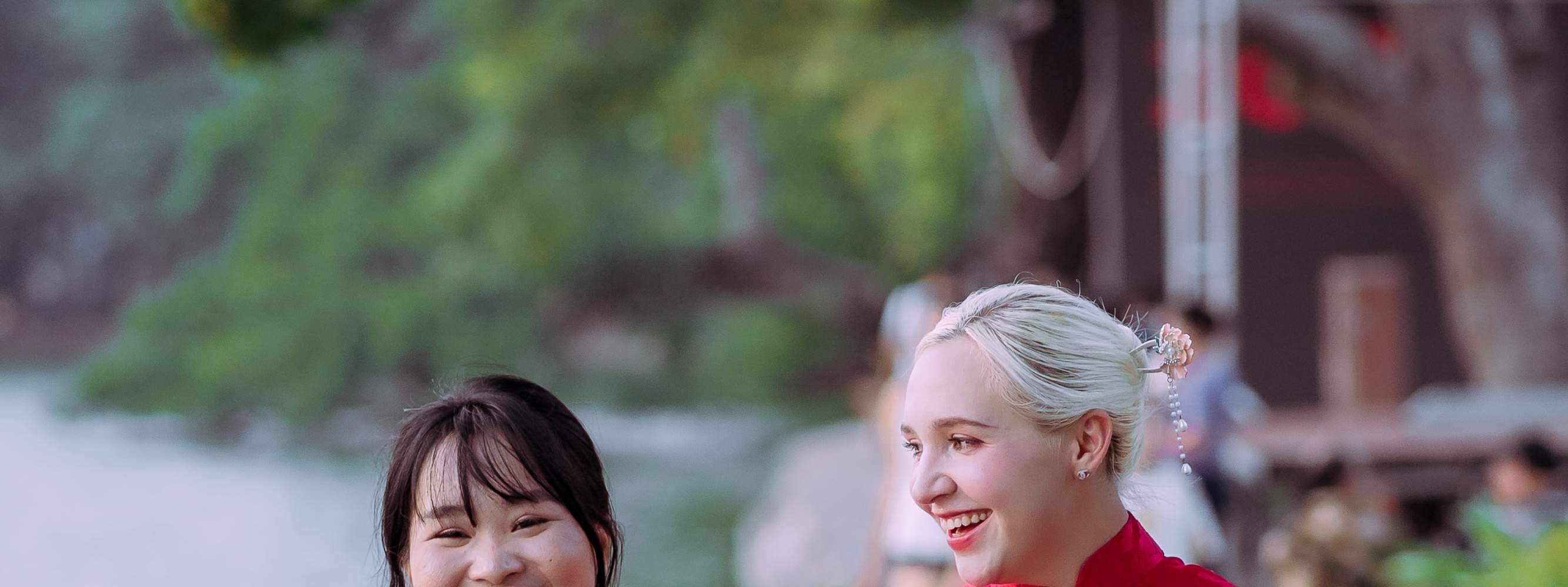 Ao Dai Verleih & Professionelles Fotoshooting in der Altstadt von Hanoi 