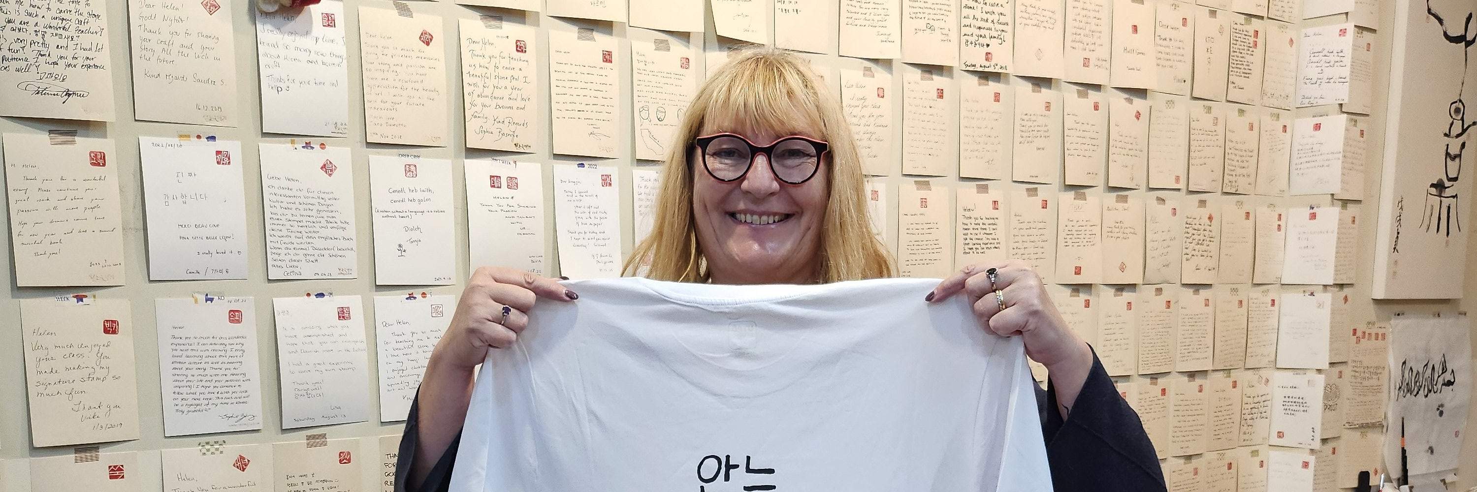 Crea una maglietta con il tuo nome in Hangul a Insadong, Seoul