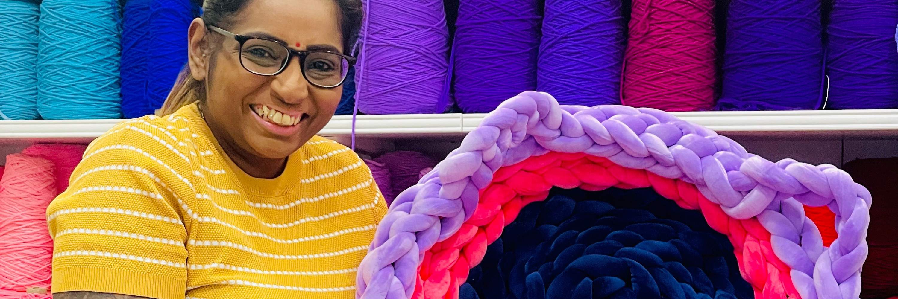 Laboratorio di Lavoro a Maglia di Lusso per Letti per Animali Domestici a Singapore