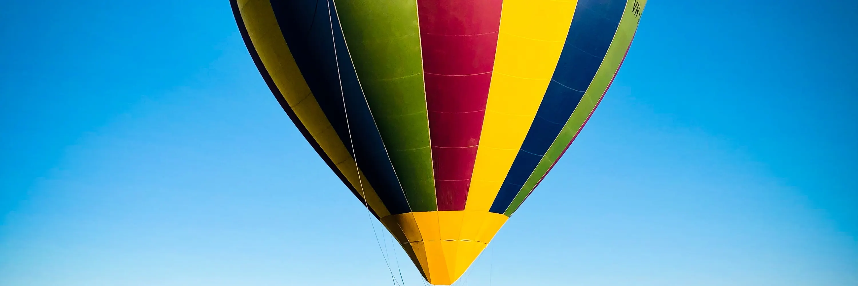 hot air balloon byron bay