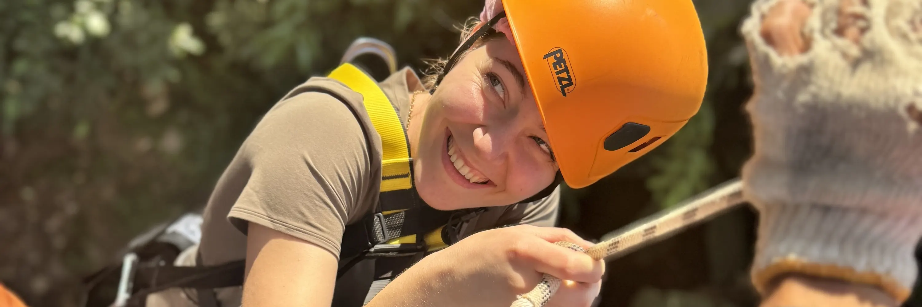系好安全带，走下来，让丛林美得令人窒息！#ZiplineAdventure