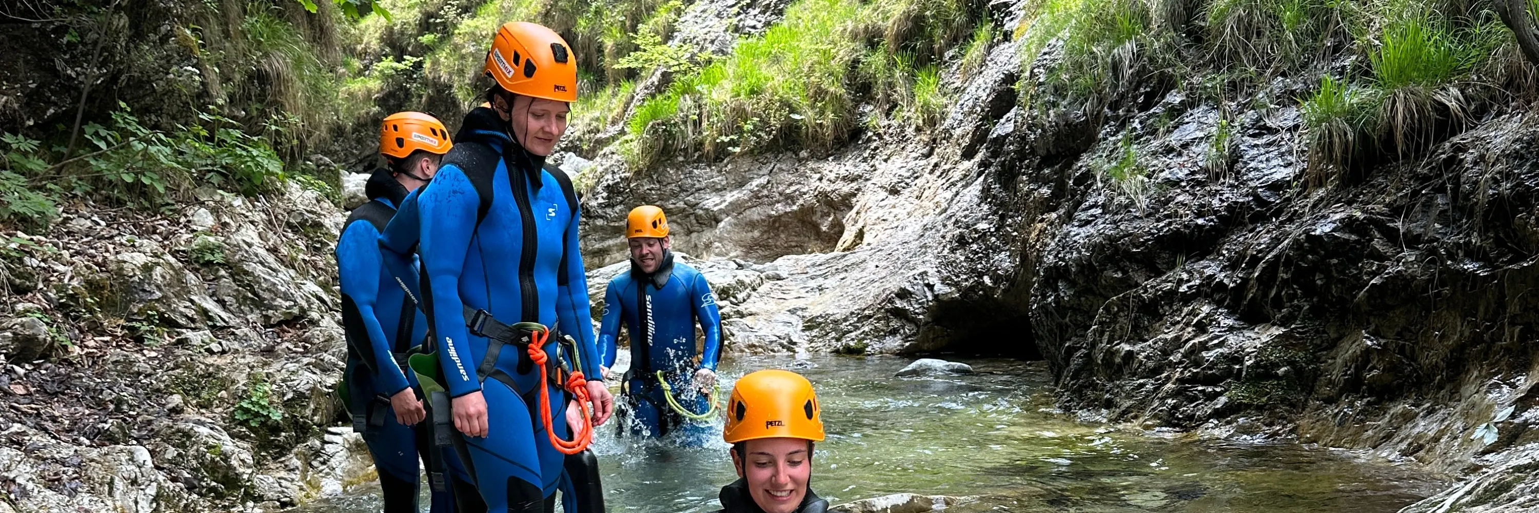 苏塞克峡谷激动人心的溪降