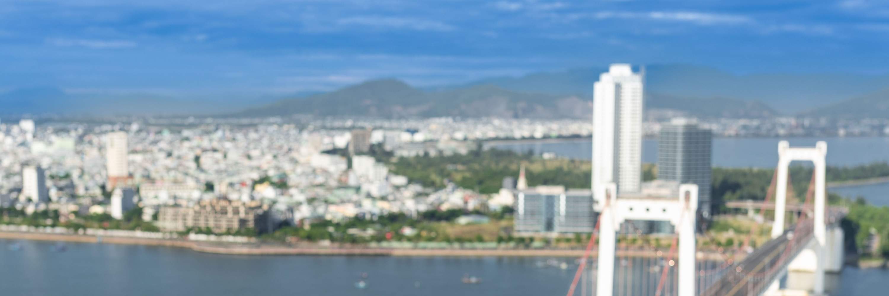 Colazione galleggiante nella piscina a sfioro al Wyndham Danang Golden Bay