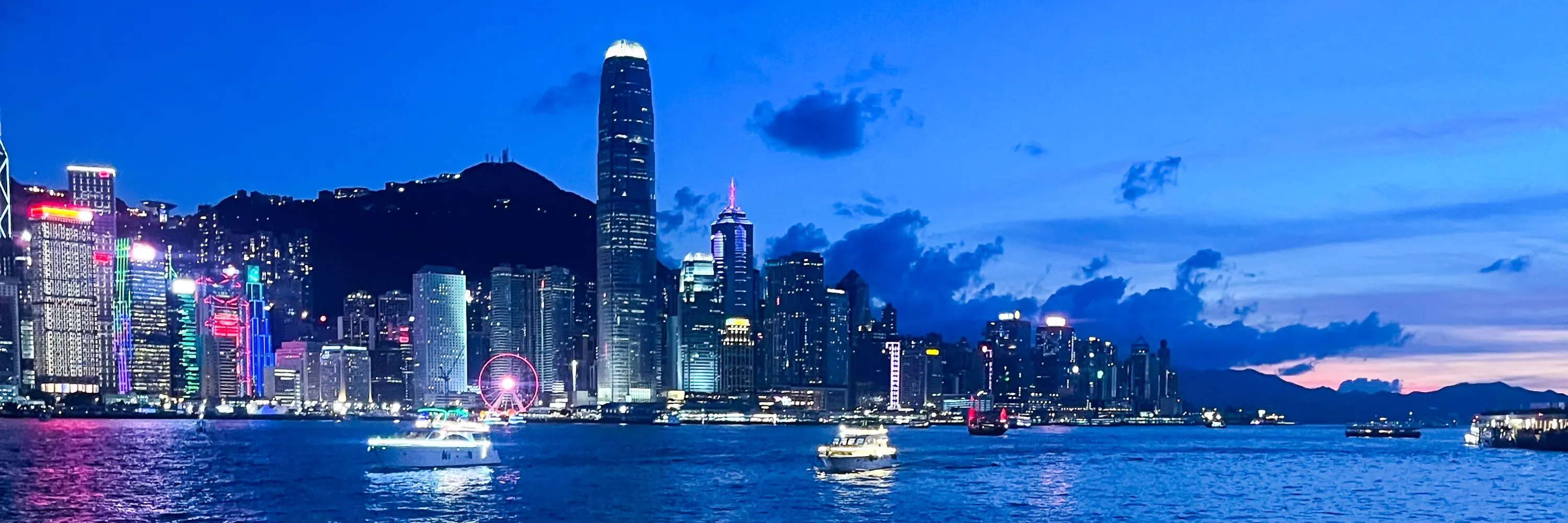 The ORCA 傲客轻奢游艇维港体验