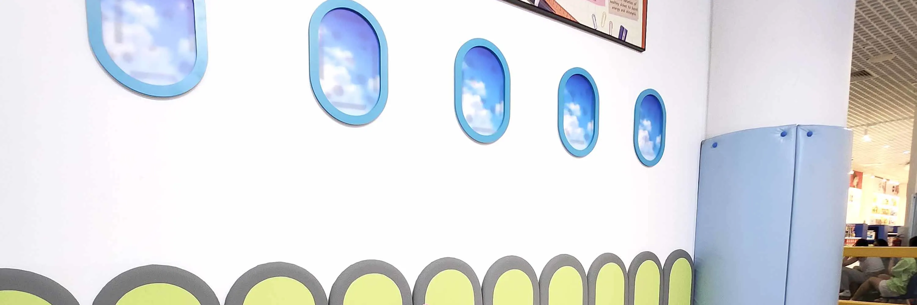 孩子们一起玩耍