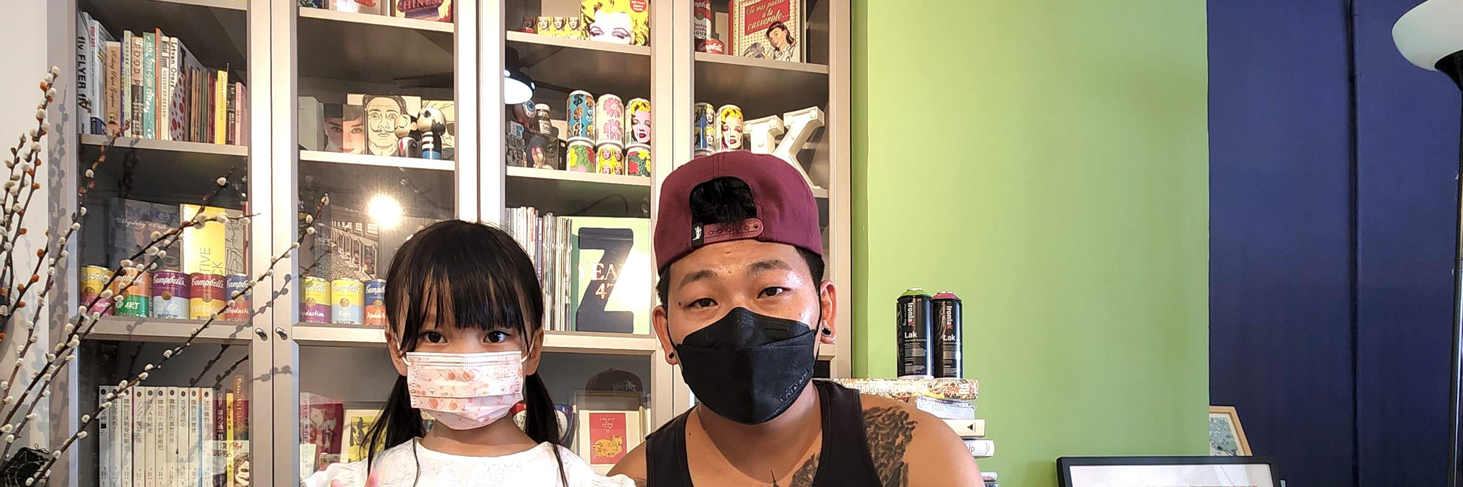 Popduction - Bengkel pengalaman melukis semburan potret PopArt Eksklusif (ibu bapa-anak) | Kwai Hing