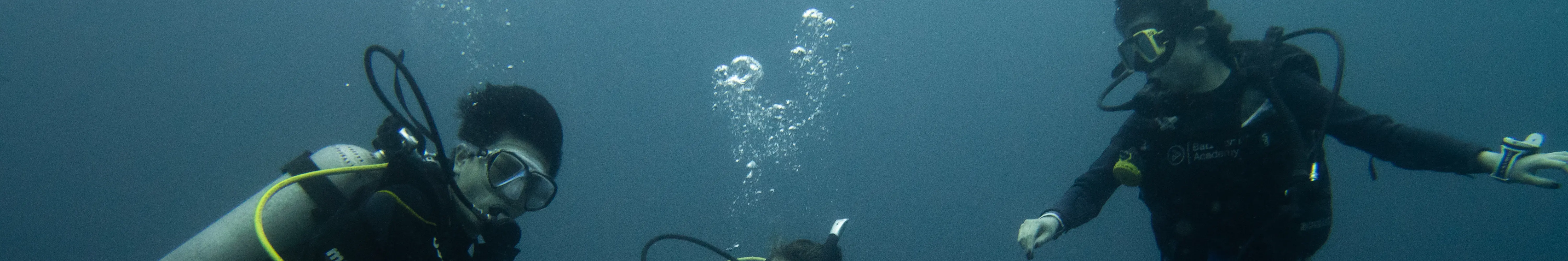 PADI 进阶开放水域潜水员 (Padangbai 和 Tulamben)