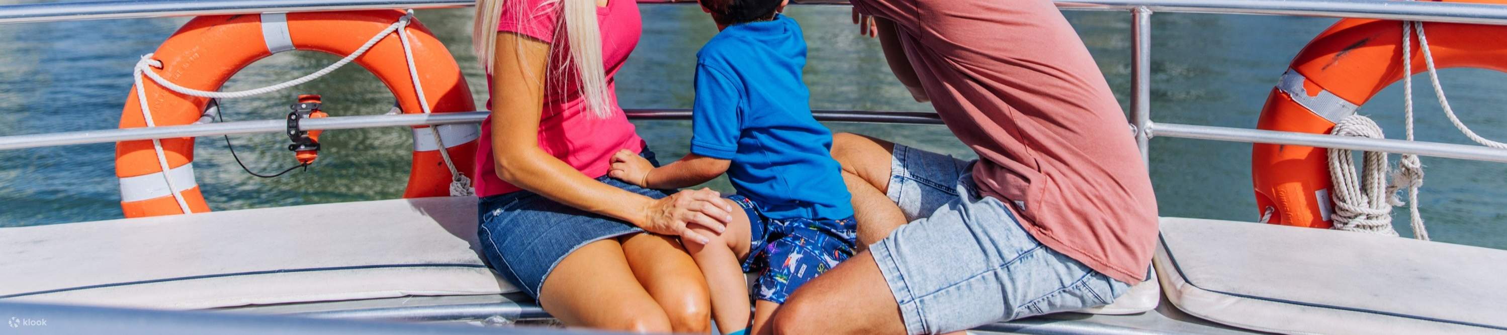 與家人一同參加黃金海岸觀光遊船，享受充滿樂趣的一天