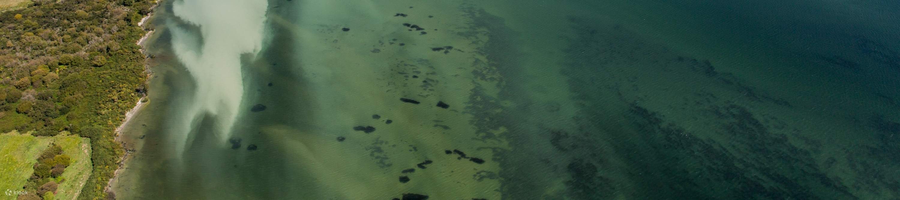 Front de lac de Rotorua et Sulfur Bay