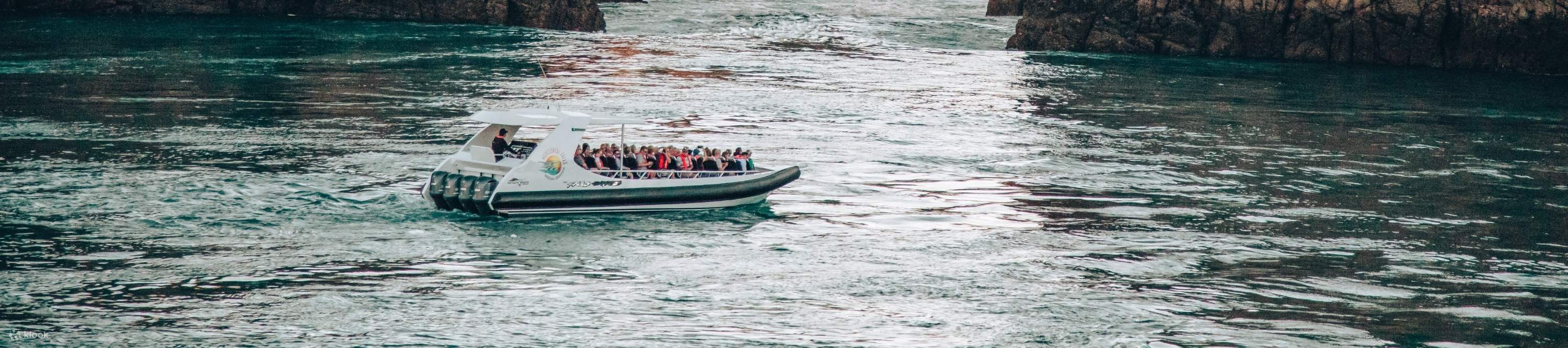 Исследуйте природную красоту Горизонтального водопада в этом захватывающем приключении 2D1N от Дерби.
