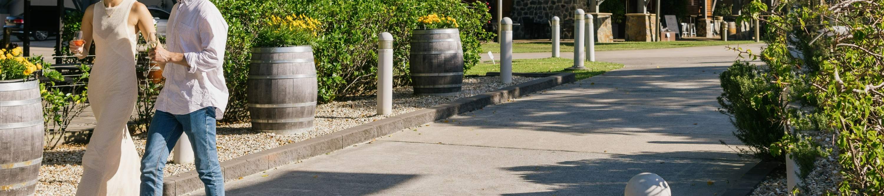 Посетите винный погреб, чтобы попробовать и приобрести лучшие вина винодельни Sirromet Winery