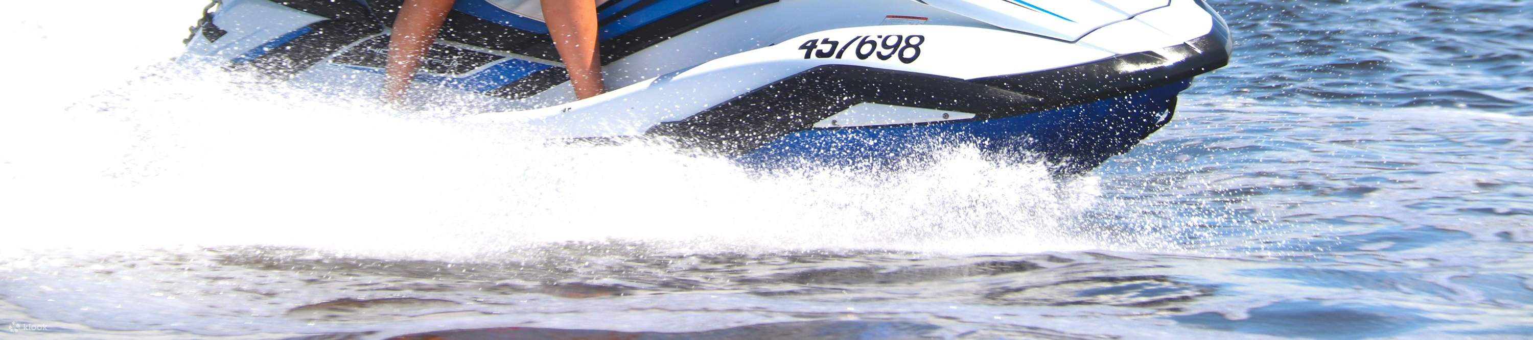 Vivez l'excitation de fendre les vagues à toute vitesse lors d'une excursion inoubliable en jet ski sur la Gold Coast